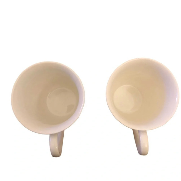 Vintage set of China tea cups with blue and white  florals - Picture 5 of 5